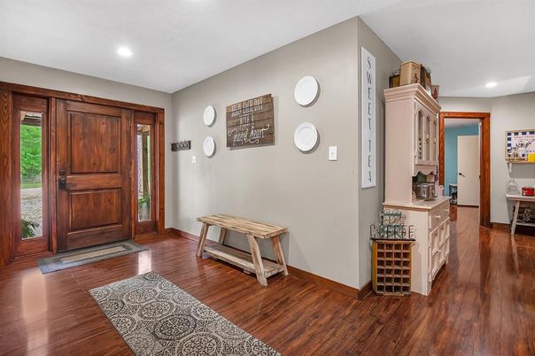 Interior, Recessed Lighting, Wood Texture Flooring