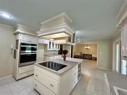 Dining room, Interior, Kitchen, Recessed Lighting, Stainless Steel Appliances