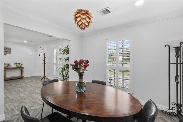 Chandelier, Dining room, Interior, Recessed Lighting, Wood Texture Flooring