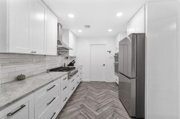 Interior, Kitchen, Recessed Lighting, Wood Texture Flooring