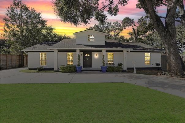 Backyard, Exterior, Facade, Ranch