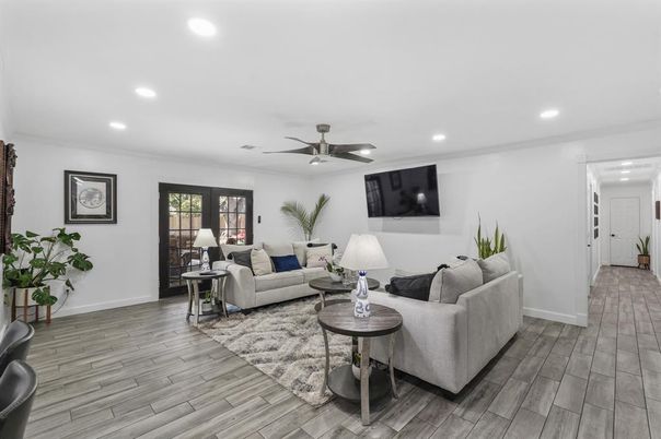 Interior, Living room, Recessed Lighting, Wood Texture Flooring