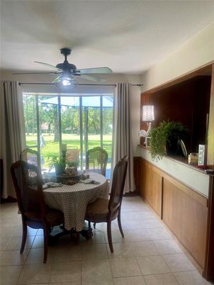 Dining room, Interior