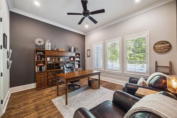 Home Office, Interior, Recessed Lighting, Wood Texture Flooring