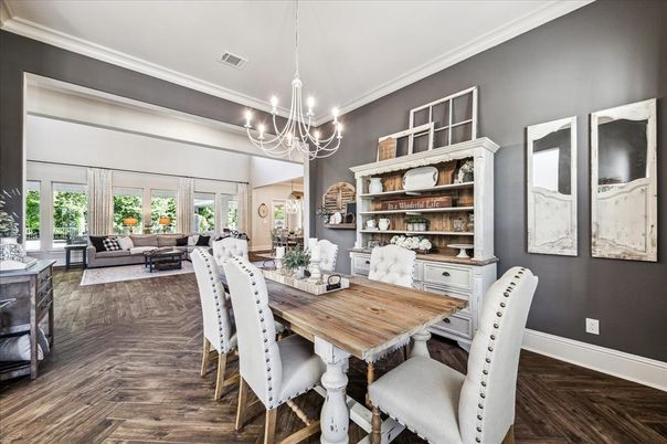 Chandelier, Dining room, Interior, Living room, Pendant Lights, Wood Texture Flooring