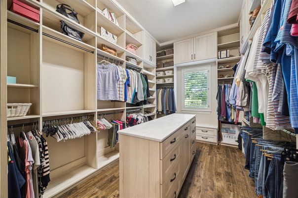 Interior, Walk-in Closets, Wood Texture Flooring
