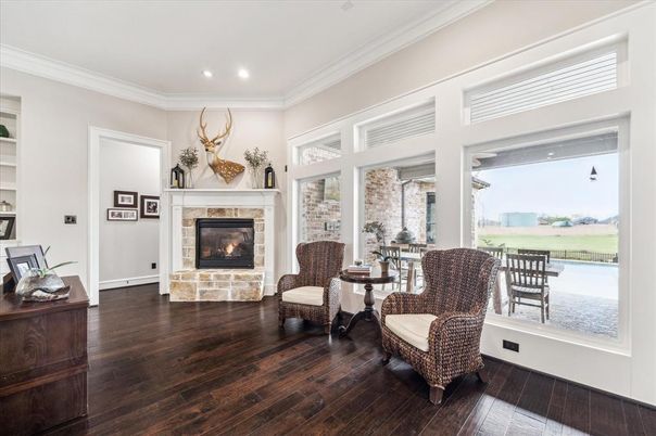 Dining room, Fireplace, Interior, Recessed Lighting, Wood Texture Flooring