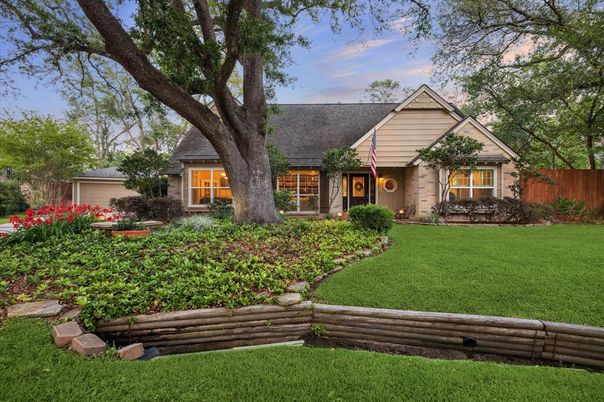 Backyard, Exterior, Facade, Tudor Revival