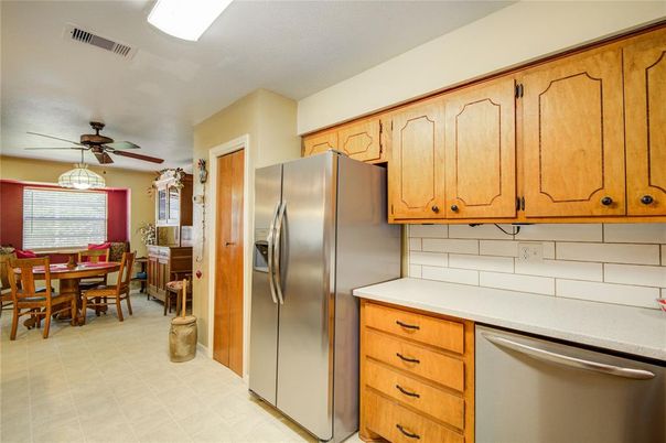 Dining room, Interior, Kitchen, Stainless Steel Appliances