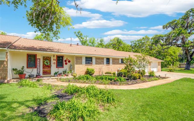 Attached, Backyard, Exterior, Facade, Brick Facade, Ranch