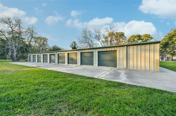 Backyard, Detached Garage, Exterior