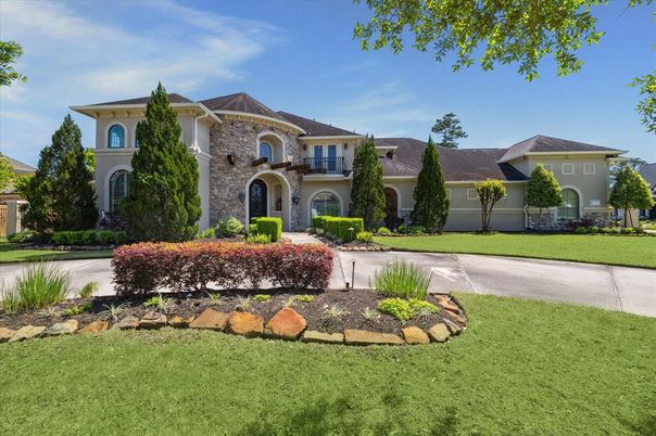 Backyard, Exterior, Facade, French Provincial