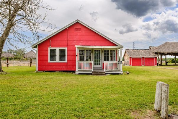 Backyard, Detached Garage, Exterior