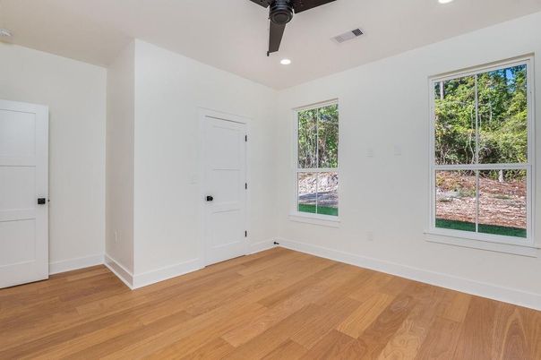 Empty room, Interior, Recessed Lighting, Wood Texture Flooring