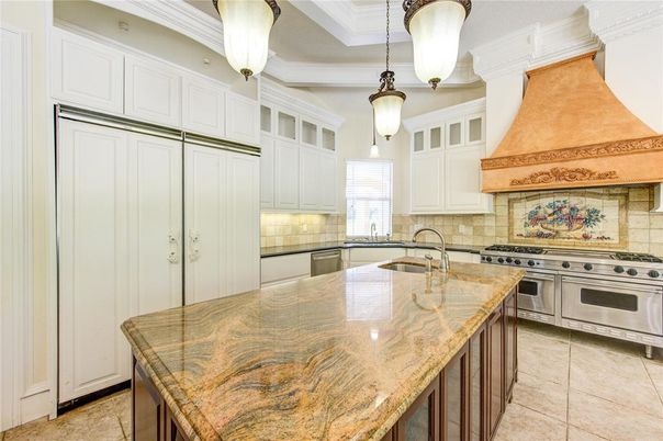 Interior, Kitchen, Pendant Lights, Stainless Steel Appliances