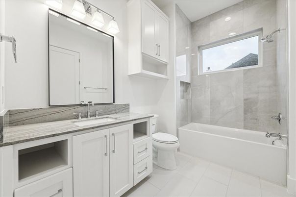 Bathroom, Interior, Recessed Lighting