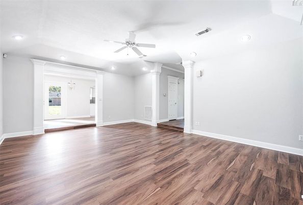 Empty room, Interior, Recessed Lighting, Wood Texture Flooring