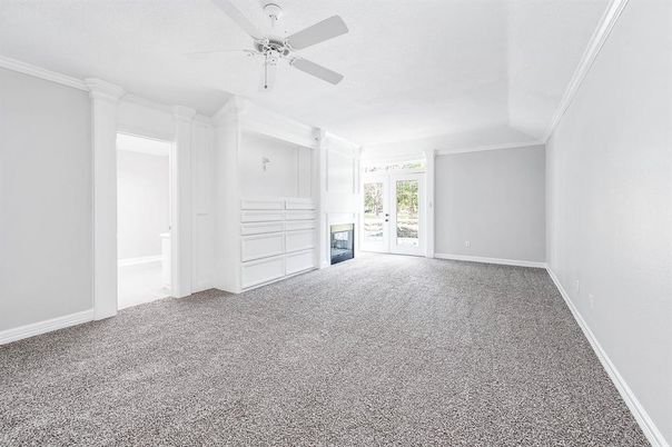 Empty room, Interior