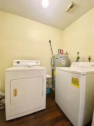 Interior, Utility Closets, Washer, Wood Texture Flooring