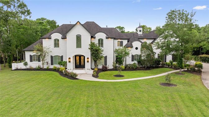 Backyard, Exterior, Facade, French Provincial