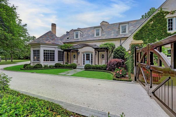 Backyard, Exterior, Facade, French Provincial