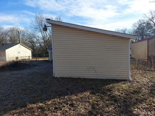 Backyard, Detached Garage, Exterior