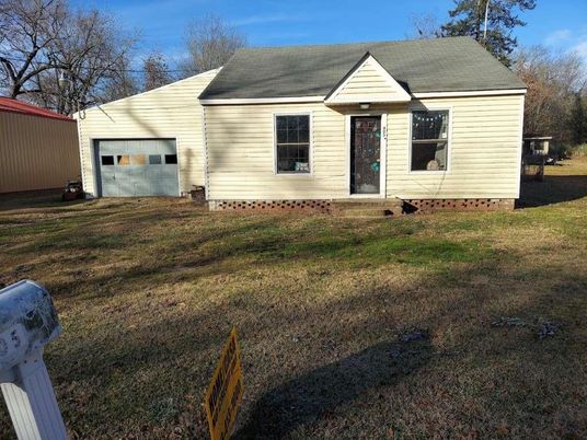 Attached, Backyard, Exterior, Facade, Cape Cod