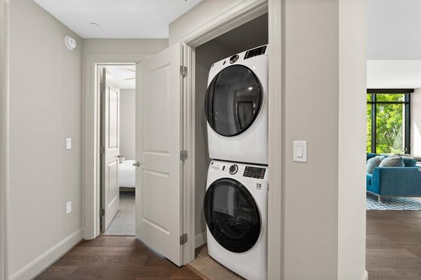 Interior, Utility Closets, Washer, Wood Texture Flooring