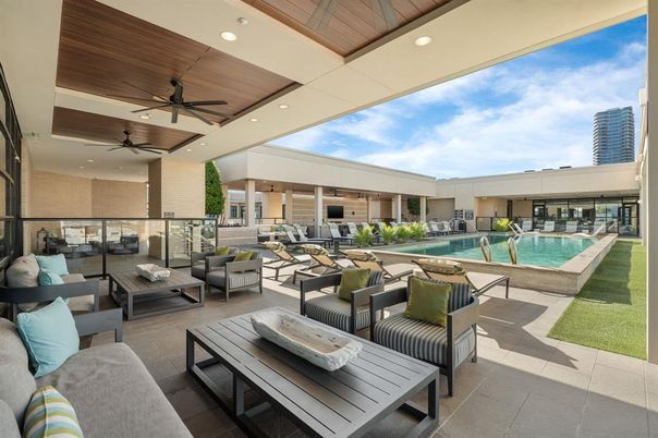 Exterior, Pool, Recessed Lighting
