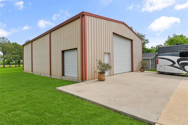 Detached Garage, Exterior