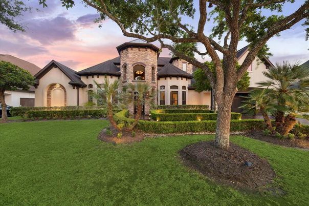 Backyard, Exterior, Facade, French Provincial