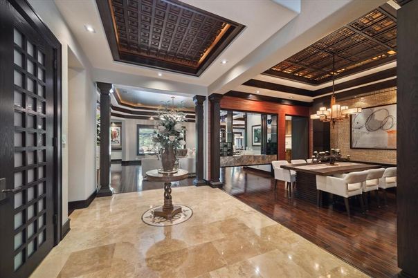 Chandelier, Dining room, Interior, Recessed Lighting, Wood Texture Flooring