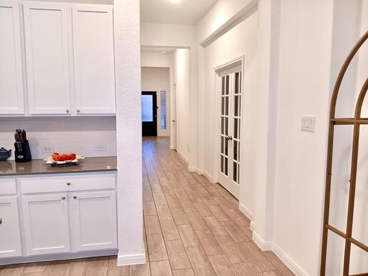 Interior, Recessed Lighting, Wood Texture Flooring
