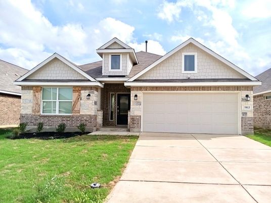 Attached, Exterior, Facade, American Craftsman