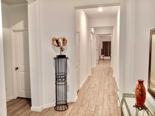Interior, Recessed Lighting, Wood Texture Flooring