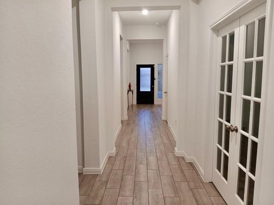 Interior, Recessed Lighting, Wood Texture Flooring