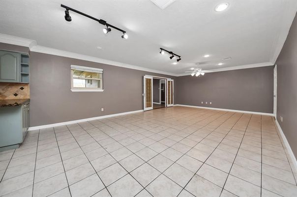 Empty room, Interior, Recessed Lighting