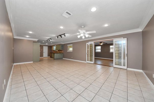 Empty room, Interior, Recessed Lighting