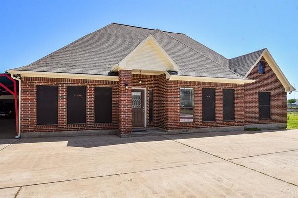 Exterior, Facade, Brick Facade, Brick Traditional