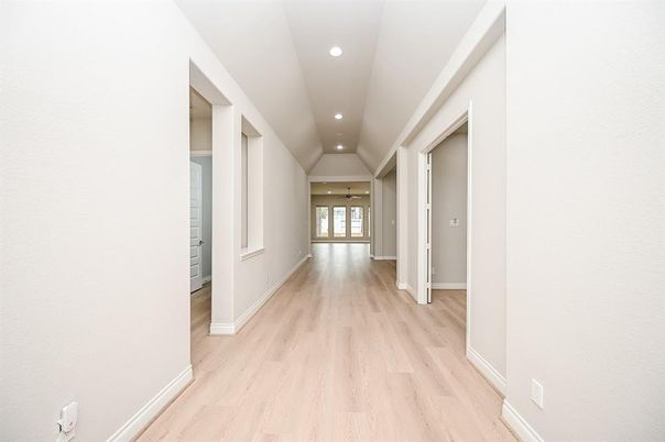 Interior, Recessed Lighting, Wood Texture Flooring