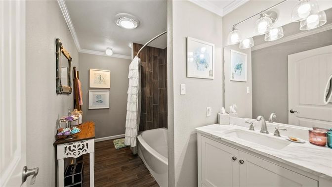 Bathroom, Interior, Wood Texture Flooring