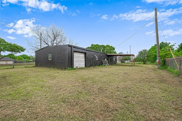 Backyard, Detached Garage, Exterior