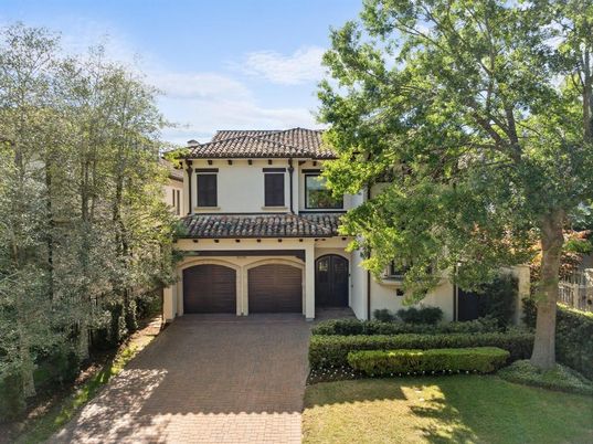 Attached, Exterior, Facade, Mediterranean