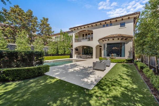 Backyard, Exterior, Pool
