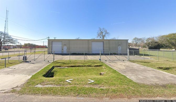 Backyard, Detached Garage, Exterior