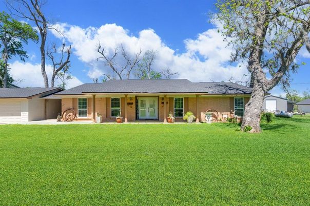 Attached, Backyard, Exterior, Facade, Brick Facade, Ranch