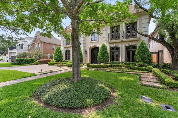 Exterior, Facade, Brick Facade, French Provincial