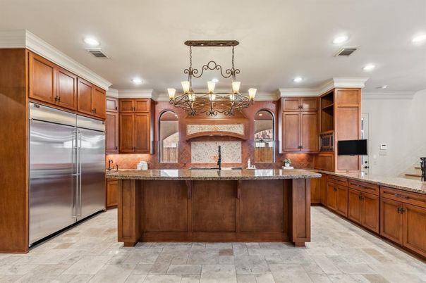 Chandelier, Interior, Kitchen, Recessed Lighting, Stainless Steel Appliances