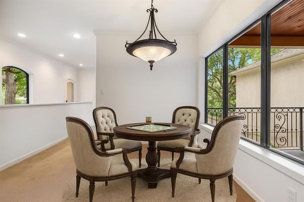 Dining room, Interior, Recessed Lighting