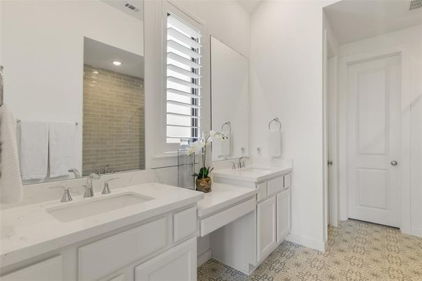 Bathroom, Dual Sink Vanities, Interior, Recessed Lighting